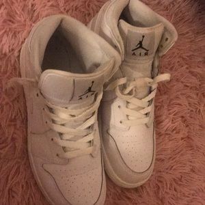 Air Jordan’s 1 mids